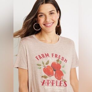 Maurice’s small womens t shirt NWT fall farm fresh apples tan